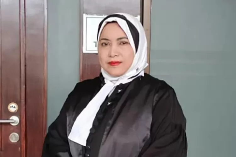 Salah satu kuasa hukum pemohon, Nuzullaila Romadanti SH MH saat memberikan keterangan tentang praperadilan Kasaltlantas Polres Bantul kepada wartawan.  (Dok Pribadi)