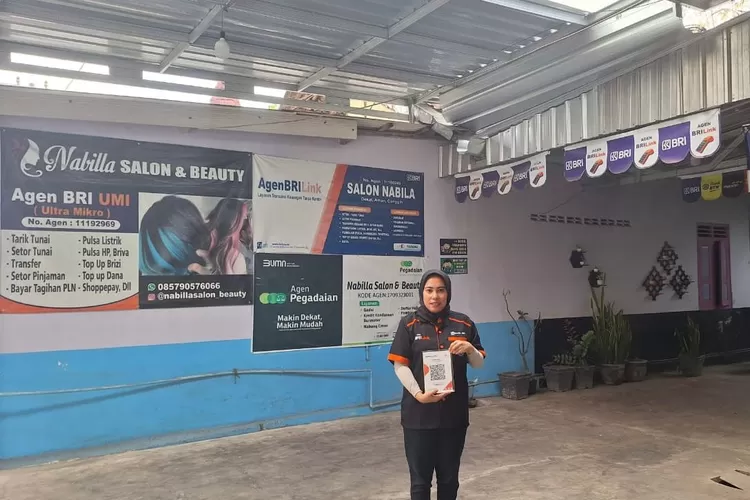 Asmaul Yulita Sari merintis Nabilla Salon-Beauty, usaha kecantikan di Kediri sejak 2015.  (Foto: Dok. BRI)