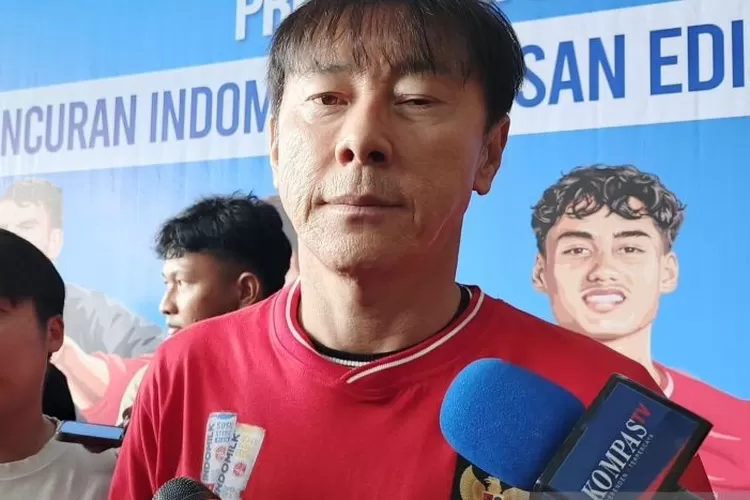Pelatih timnas Indonesia Shin Tae-yong ketika ditemui awak media di Stadion Utama Gelora Bung Karno (SUGBK), Jakarta, Kamis (7/11/2024). ( ANTARA/Zaro Ezza Syachniar)