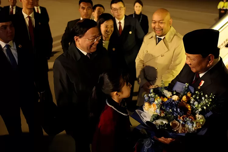 Saat tiba di Beijing China, Presiden Prabowo Subianto disambut pejabat tinggi China.  (Dok Tim Prabowo)