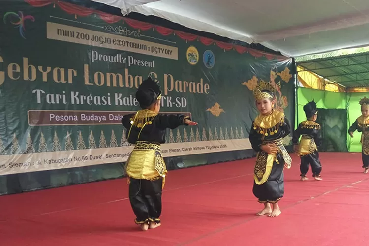 Salah satu penampilan peserta dengan tari kreasi Wercito.  (Teguh Priyono)