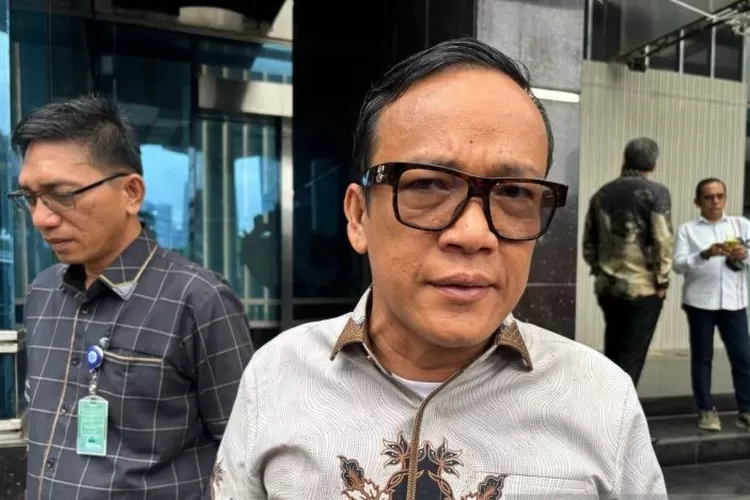 Wakil Menteri Ketenagakerjaan (Wamenaker) Immanuel Ebenezer Gerungan saat ditemui di kantor Kementerian UMKM di Jakarta, Jumat (31/1/2025).  (ANTARA/Sinta Ambar )