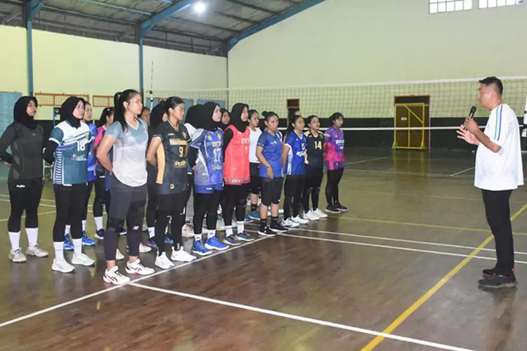 Sebanyak 34 pelajar wanita mengikuti seleksi TNI melalui jalur olahraga voli.  (Dok Pendim 0734 Yogyakarta)