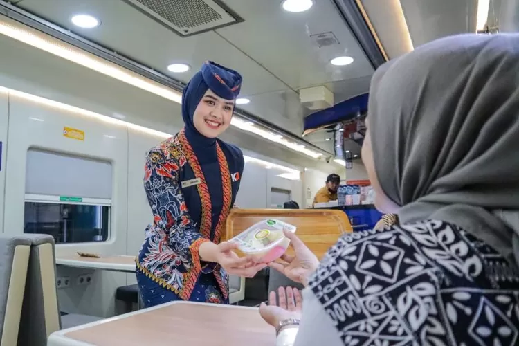 KAI Service tekankan pendaftaran prama-prami hanya lewat akun resmi.  (ANTARA/HO-Humas KAI Service )