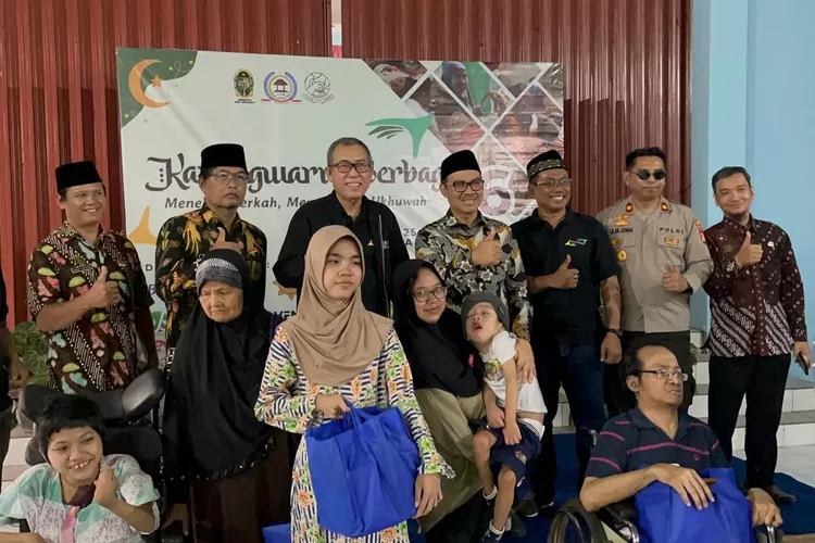 Wali Kota Yogyakarta Hasto Wardoyo saat hadir pada acara Karangwaru Berbagi di GOR Karangwaru Kidul, Selasa (25/3). (Foto: Dok. Istimewa)