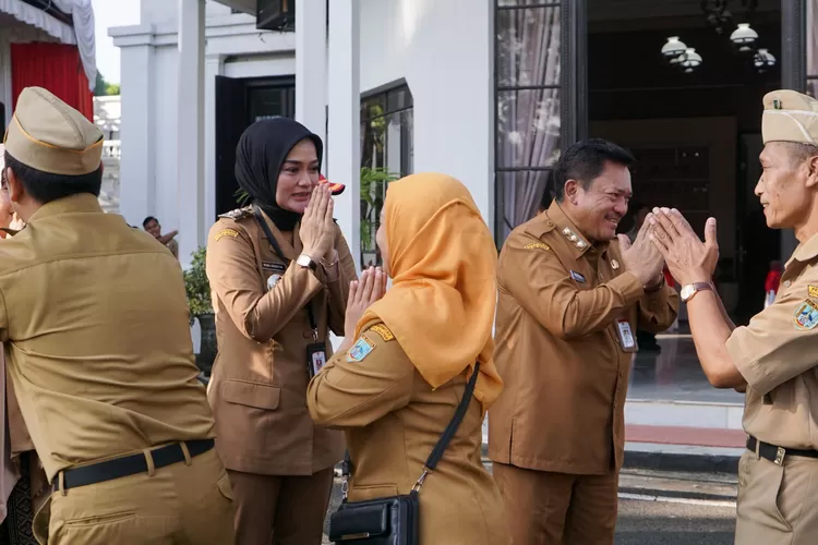 Suasana Halal Bihalal ASN di Halaman Pemkot Salatiga, Jawa Tengah.  (Foto: Dok. Prokompim Salatiga)