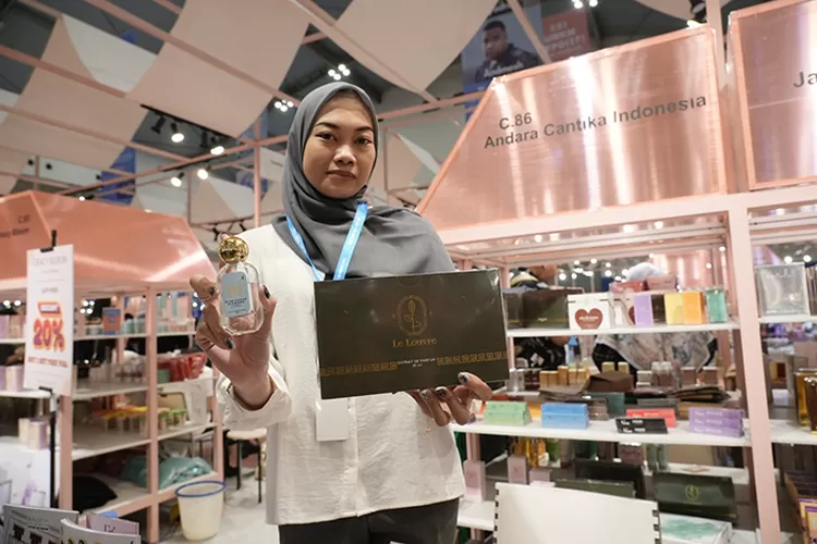 Peserta BRI UMKM EXPO(RT) 2025, produsen parfum PT Andara Cantika Indonesia menembus pasar internasional.  (Dok BRI)