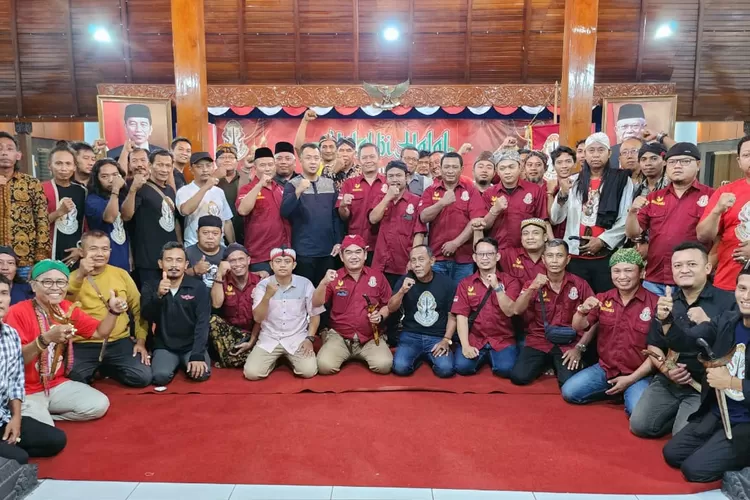 Organisasi dan komunitas keris menyatakan penolakan terhadap keputusan Menteri Kebudayaan Fadli Zon yang mencanangkan 19 April sebagai Hari Keris Nasional.  (Foto: Dok. Istimewa)