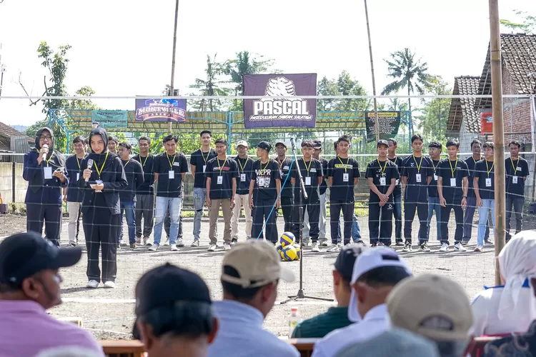 Turnamen Bola Voli Mandala Taruna Cup 1 Salatiga Dibuka Wakil Walikota Salatiga, Nina Agustin.  (Foto: Dok. Prokompim Salatiga)