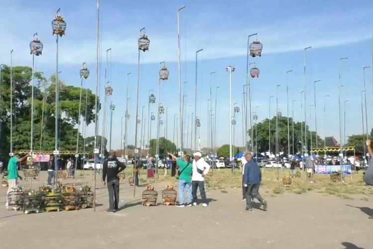 Konkurs Nasional Burung Derkuku Piala KGPAA Pakualam tahun lalu di Alun-alun Kidul