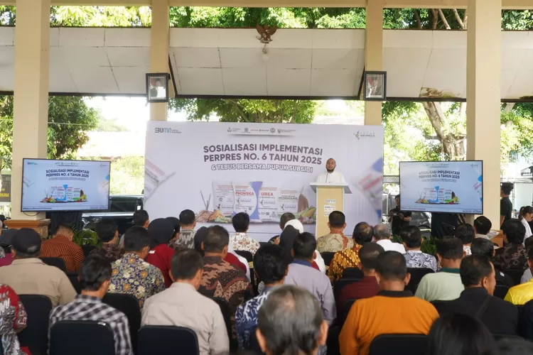 Dalam acara Tebus Bersama Pupuk Bersubsidi ini, Pupuk Indonesia mempraktikan penebusan pupuk subsidi dalam format yang interaktif dan edukatif kepada petani yang hadir.  (Foto: Dok. Istimewa)