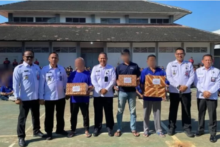 Delapan narapidana di Lapas Kelas I Semarang menerima pemotongan masa hukuman.  (Dok LP Semarang)