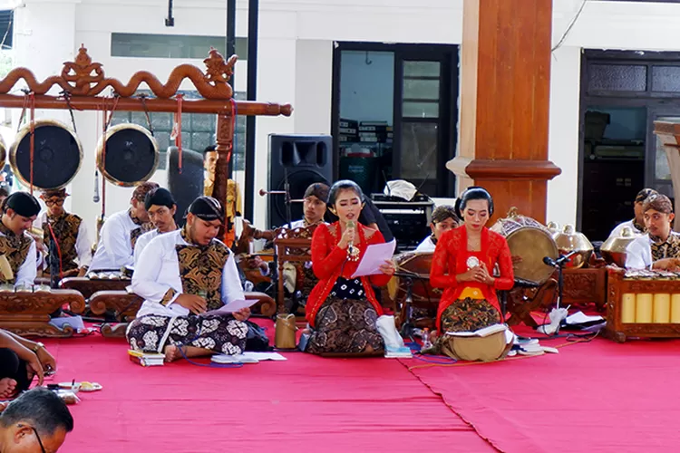 Seni yang tampil di sosialisasi DBHCHT Salatiga.  (Dok Prokompim Salatiga )