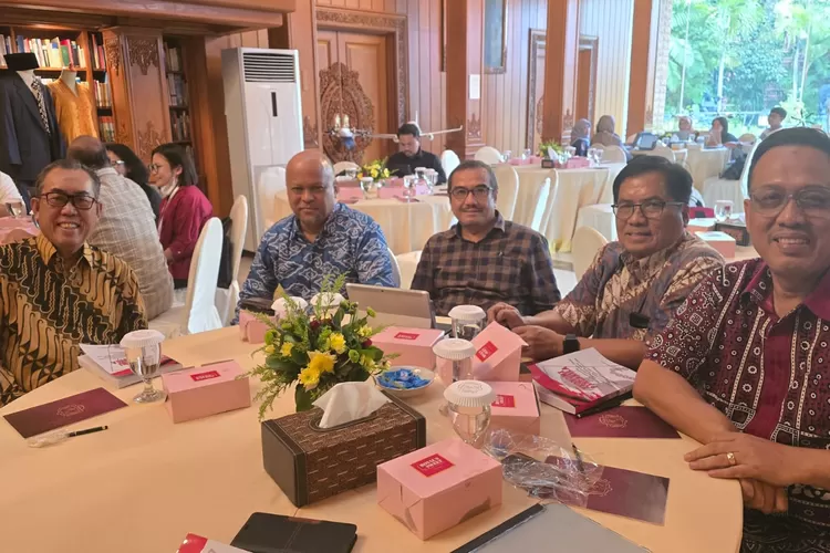 Foto bersama Prof Ilham Habibie bersama Suandi Hamid, Umar Juoro, Fadhil Hasan di Habibie Center Jakarta, Rabu (14/2).  (Dok. Istimewa)