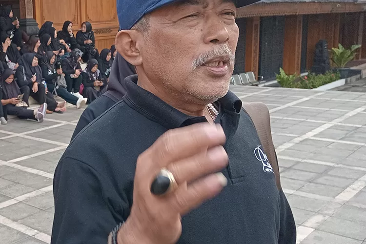 Juru Bicara Paguyuban Pedagang Pasar Pagi Salatiga, Suniprat   (Foto: Edy Susanto HM)