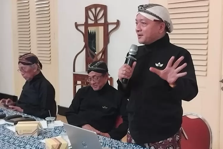 Para pembicara dan moderator dalam Dialog Budaya Kadipaten Pakualaman.  (Teguh Priyono)