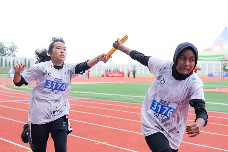 Lari estafet, salah satu nomer yang dilombakan dalam kompetisi MilkLife Athletics Challenge di Supersoccer Arena, Rendeng Kudus, di laga terakhir Minggu 22 Juni 2025. (Ist)