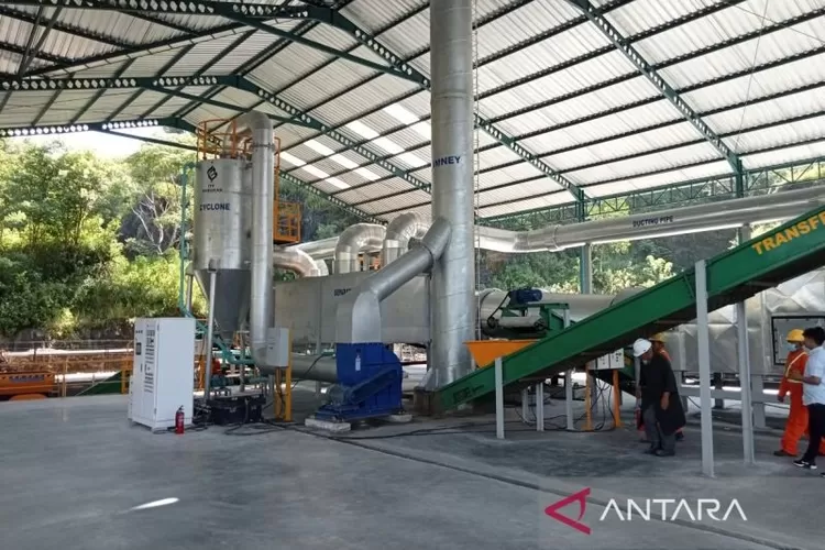 Tempat pengolahan sampah terpadu (TPST) Dingkikan Argodadi Kecamatan Sedayu Kabupaten Bantul Daerah Istimewa Yogyakarta. ( ANTARA/Hery Sidik)