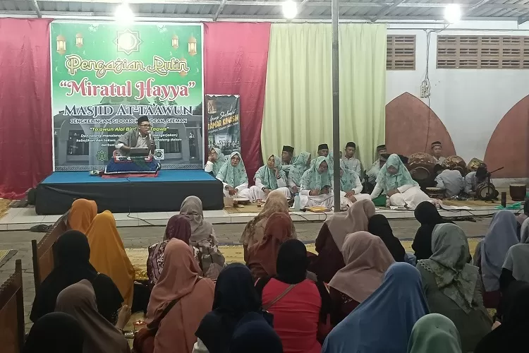 Suasana pelaksanaan pengajian di komplek Masjid At Taawun Jengkelingan Godean. ( Foto: Sulistyanto)