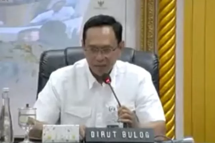 Direktur Utama (Dirut) Perum Bulog Mayjen TNI Ahmad Rizal Ramdhani dalam Rapat Pengendalian Inflasi Daerah secara daring, di Jakarta, Senin (14/7/2025).  (ANTARA/Maria Cicilia Galuh )