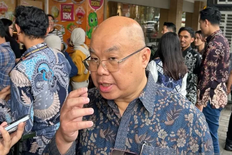 Ketua Umum Asosiasi Pengusaha Pusat Belanja Indonesia (APPBI) Alphonzus Widjaja ditemui dalam acara Gerakan Bersama 100 UMKM Lisensi Lokal di Pusat Grosir Cililitan (PGC), Jakarta, Rabu (23/2025).  (ANTARA/Maria Cicilia Galuh)