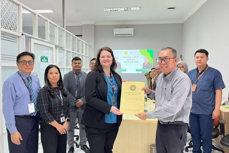 Universitas Widya Mataram (UWM) menandatangani nota kesepahaman dengan International Centre for English Education (ICEE) di Kampus Terpadu UWM, Kamis (31/7).  (Foto: Dok. Istimewa)