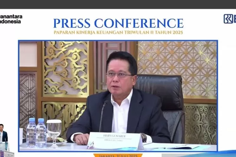 Direktur Utama BRI Hery Gunardi saat konferensi pers Paparan Kinerja Keuangan BRI Triwulan II Tahun 2025 secara daring di Jakarta, Kamis (31/7/2025). ( ANTARA/Rizka Khaerunnisa)