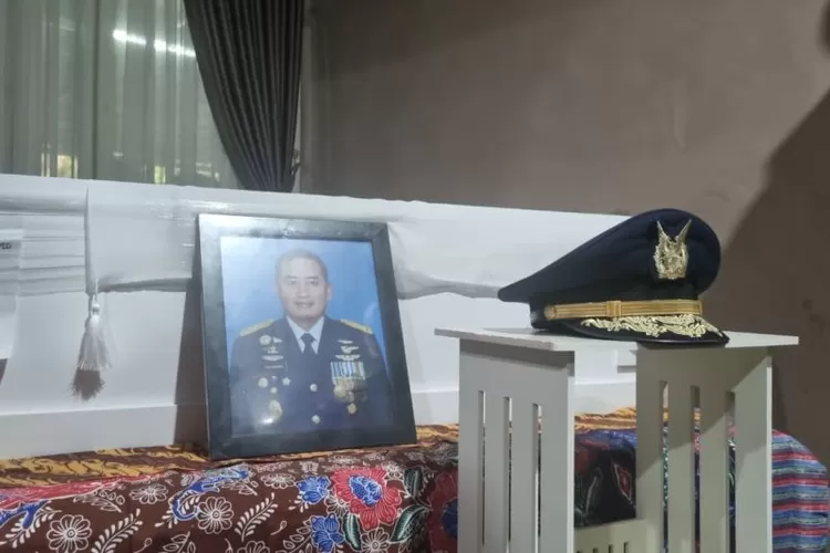 Almarhum Marsekal Pertama TNI Fajar Adriyanto disemayamkan di rumah duka di kawasan Pancoran, Jakarta Selatan.  (ANTARA/Dokumentasi Pribadi)
