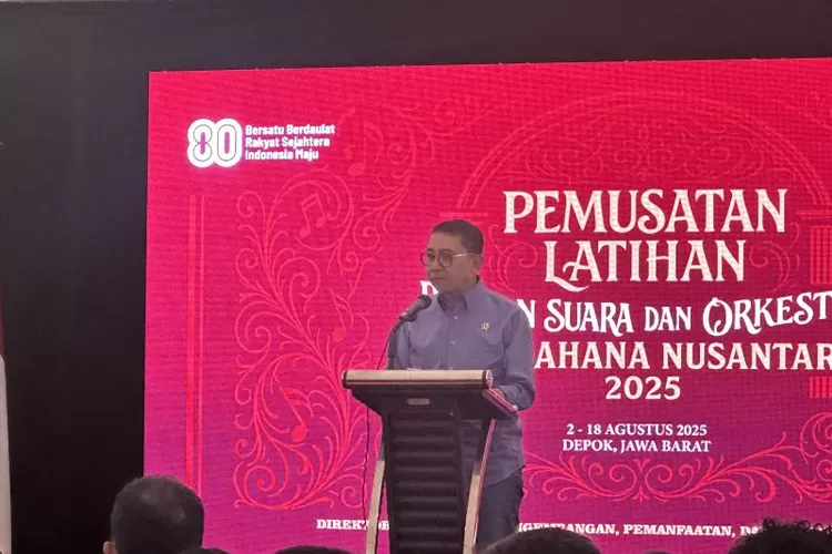 Menteri Kebudayaan Fadli Zon memberikan podato pada acara pembukaan GBN, di Depok, Jawa Barat, Minggu (3/8/2025).  (ANTARA/Pamela Sakina)
