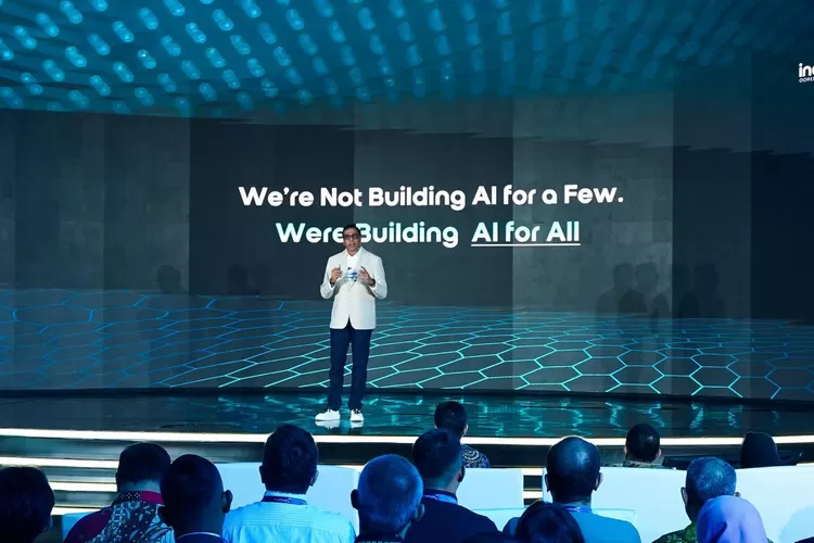 Vikram Sinha, President Director and Chief Executive Officer Indosat Ooredoo Hutchison, dalam peluncuran fitur Anti-Spam dan Anti-Scam yang berkolaborasi dengan Tanla, mitra teknologi AI, dan didukung oleh kolaborator global seperti, Mastercard, GSMA, dan GASA.  (Foto: Dok. Istimewa)