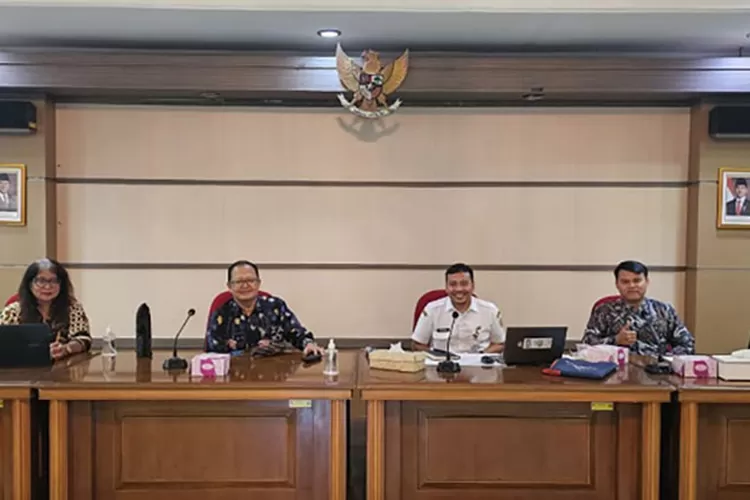Tahapan penyusunan IPRO antara lain dengan melaksanakan Forum Group Discussion. (Foto: Dok.UMBY).