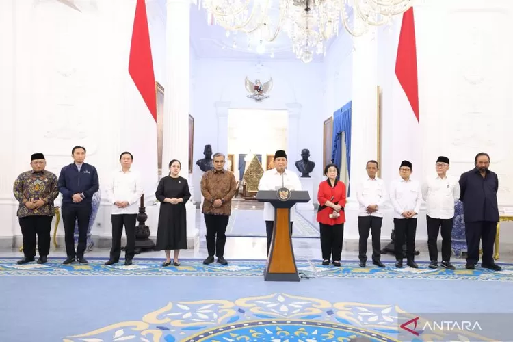 Presiden Prabowo Subianto menyampaikan pernyataan hasil pertemuan dengan pemimpin partai politik dan lembaga negara di Istana Merdeka, Jakarta, Minggu (31/8/2025).  (ANTARA/HO-Tim Media Presiden Prabowo Subianto)