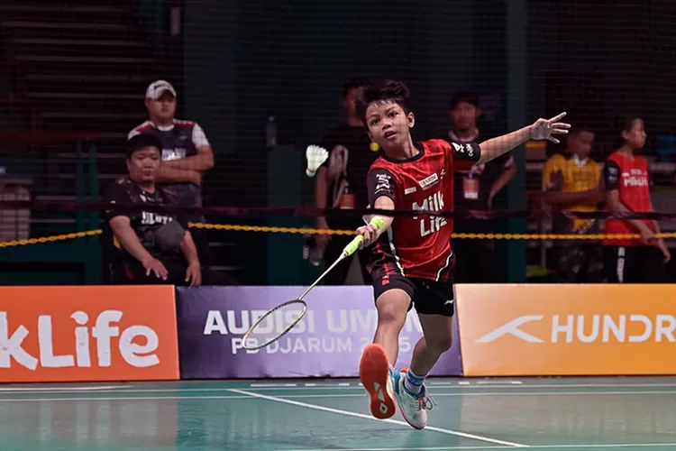Peserta U-11 Putra, Jisrel Elfiano Lumoindong mengerahkan kemampuan terbaiknya pada Audisi Umum PB Djarum 2025 di GOR Djarum Jati Kudus Jawa Tengah.  (Dok PB Djarum)