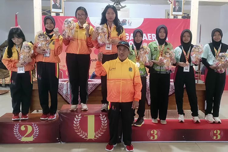 Para peraih medali cabor bridge Porda DIY. (Dok)