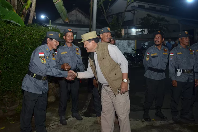 Tim Kemendagri mengunjungi 4 pos ronda di Salatiga. ( Dokpim )