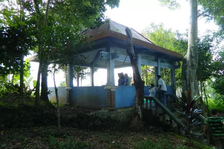 Bangunan di Kramat desa Pagergunung, petilasan Ki Ageng Kedu (Amat Sukandar)