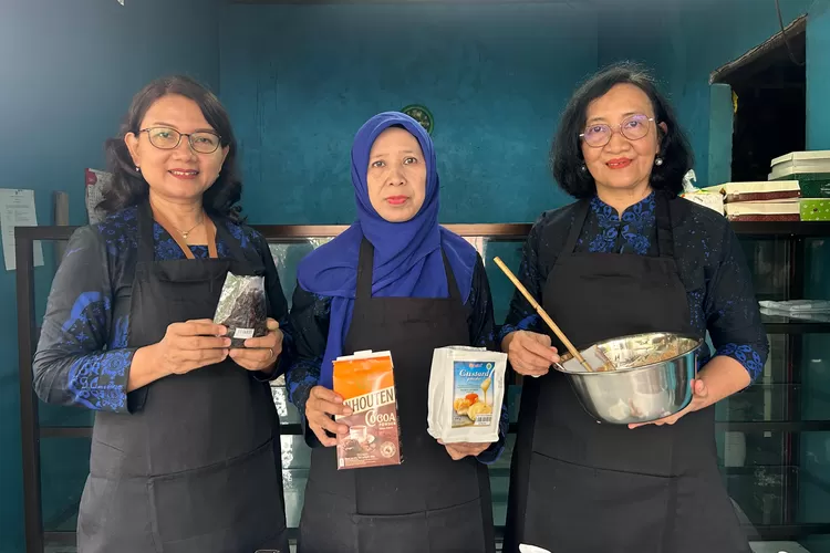 Tim pengabdian dari Universitas Widya Mataram melaksanakan kegiatan pemberdayaan masyarakat di Desa Banyuraden Sleman.  (Foto: Dok. Istimewa)