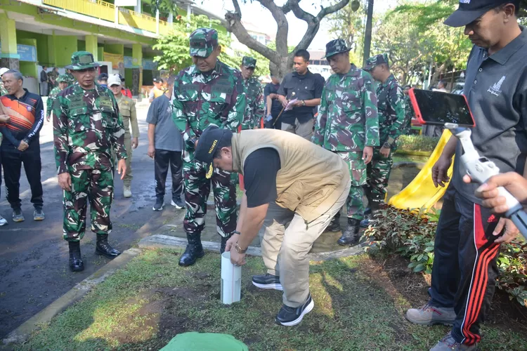 Pencanangan Salatiga Kota Biopori di Jateng.  (Foto: Dokpim Salatiga)