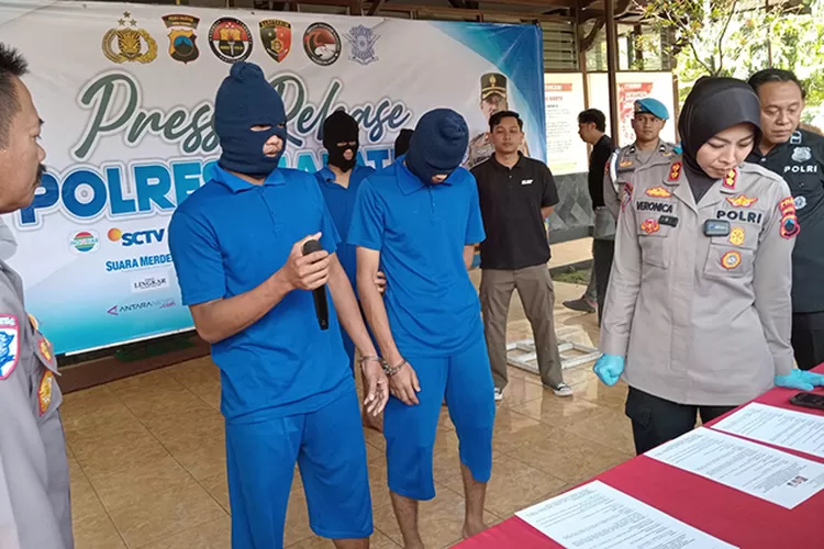 Para tersangka di Polres Salatiga.  (Edy Susanto HM )
