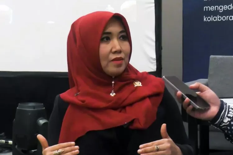 Anggota DPD RI asal Jawa Timur, Lia Istifhama atau akrab disapa Ning Lia menghadiri acara Mediapreneur Talks 2025 Promedia di Hotel Santika Premiere Gubeng, Surabaya, Jawa Timur, pada Kamis, 25 September 2025.  (Dok. Promedia)