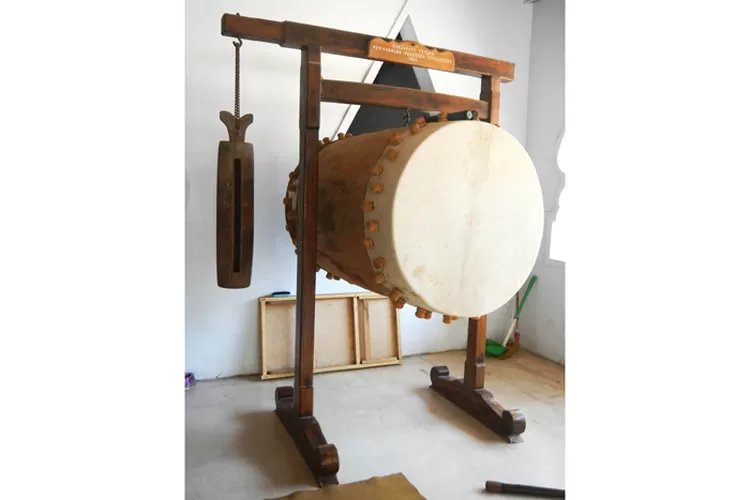 Bedug Genderang Perang' P. Diponegoro (MERAPI-AMAT SUKANDAR)