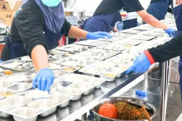 Kemendagri dan BGN sebut pihak yang harus tanggung jawab saat ada kasus keracunan MBG.  (Instagram/kantorstafpresidenri)