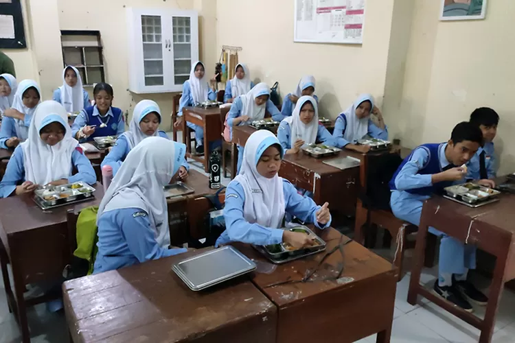 P2G tolak program Makan Bergizi Gratis atau MBG jadi tanggung jawab guru. (Arif Zaini Arrosyid)