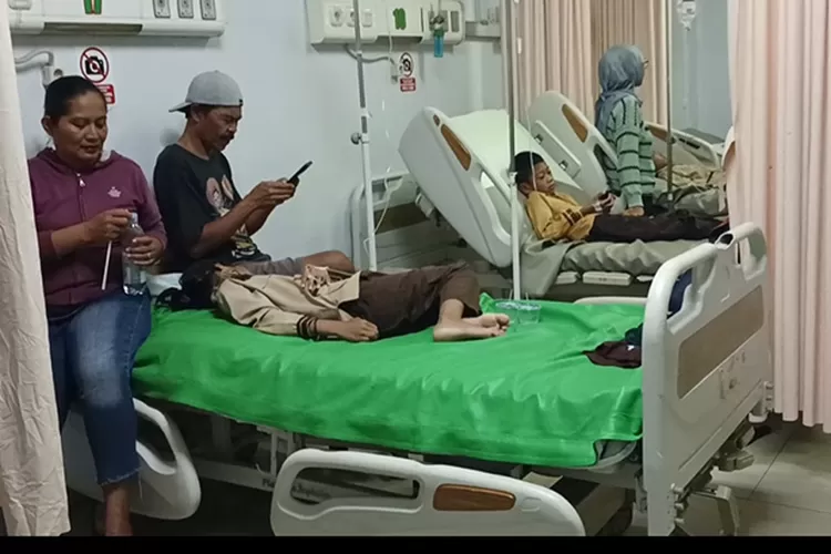 6 Siswa SDN Piyaman III dalam perawatan RSUD Wonosari.  (Dok)