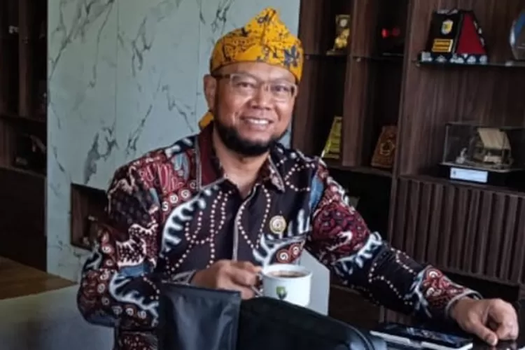 Prof. Ojat Darojat, M.Bus., Ph.D. (Dok)