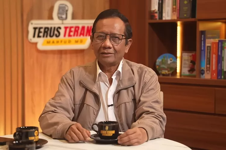 Mahfud MD menyebut KPK aneh karena harus menunggu laporan dan KPK yang mengklaim ikut cari informasi. ( Tangkapan layar YouTube Mahfud MD Official)