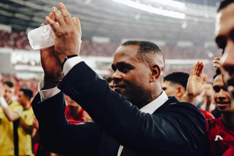 Menyoroti kegagalan Timnas Indonesia di ajang Round 4 Kualifikasi Piala Dunia 2026 di era tim kepelatihan Patrick Kluivert.  (Instagram.com/@patrickkluivert9)