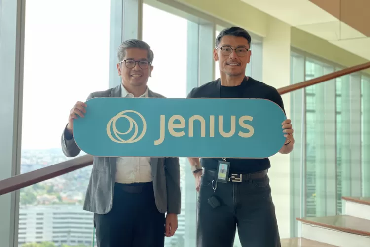 Budi Raharjo, Oneshildt Financial Planning bersama Febri Rusli, Digital Banking Product - Innovation Head SMBC Indonesia (kanan) di Kelas Finansial Daring bertajuk Cara Jenius Hadapi Dinamika Ekonomi Saat Ini, Kamis (30/10/2025).  (Foto: Dok. Istimewa)