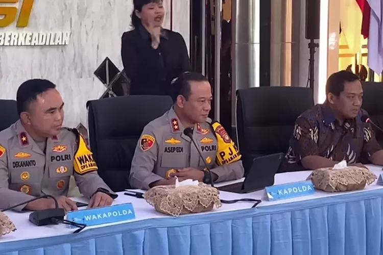 Polda Metro Jaya tetapkan 8 orang sebagai tersangka dalam kasus tudingan ijazah palsu Jokowi.  (Instagram/poldametrojaya)