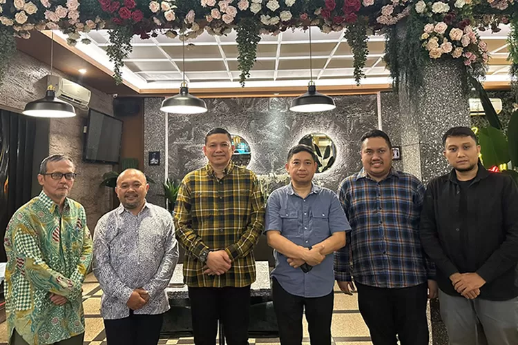 Pertemuan Ketua DIKPI dengan Promedia.  (INIKEBUMEN)